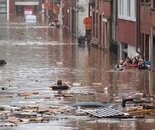 《欧洲多国遭遇极端天气 强风暴雨造成严重影响》