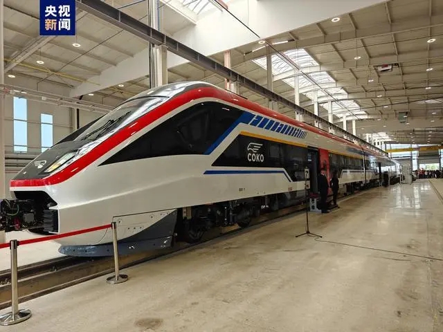 中国高速动车组首次进入欧洲 将于明年底在匈塞铁路投入使用