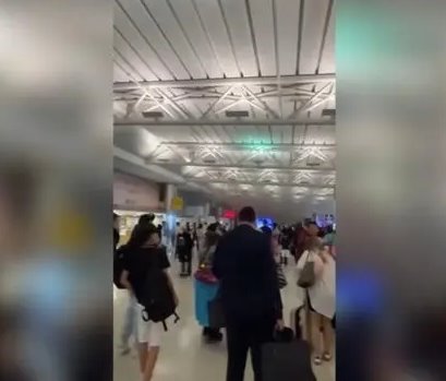 纽约肯尼迪机场起火致紧急疏散 9人受伤