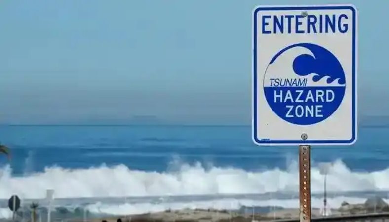 美国国家海啸预警中心取消多地海啸预警
