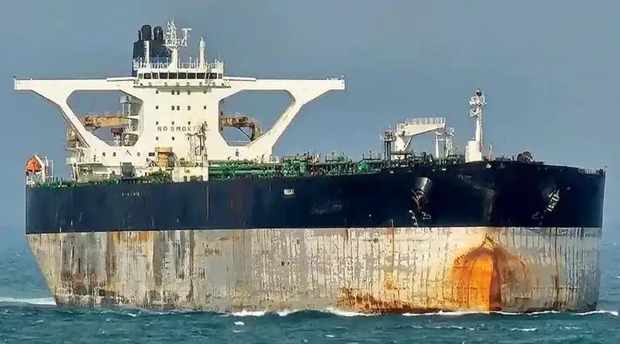 美国在约半小时内宣称扣押两艘油轮