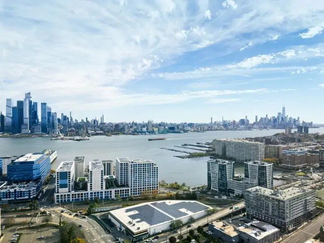 纽约迎来晴朗春日 气温回升适合户外活动